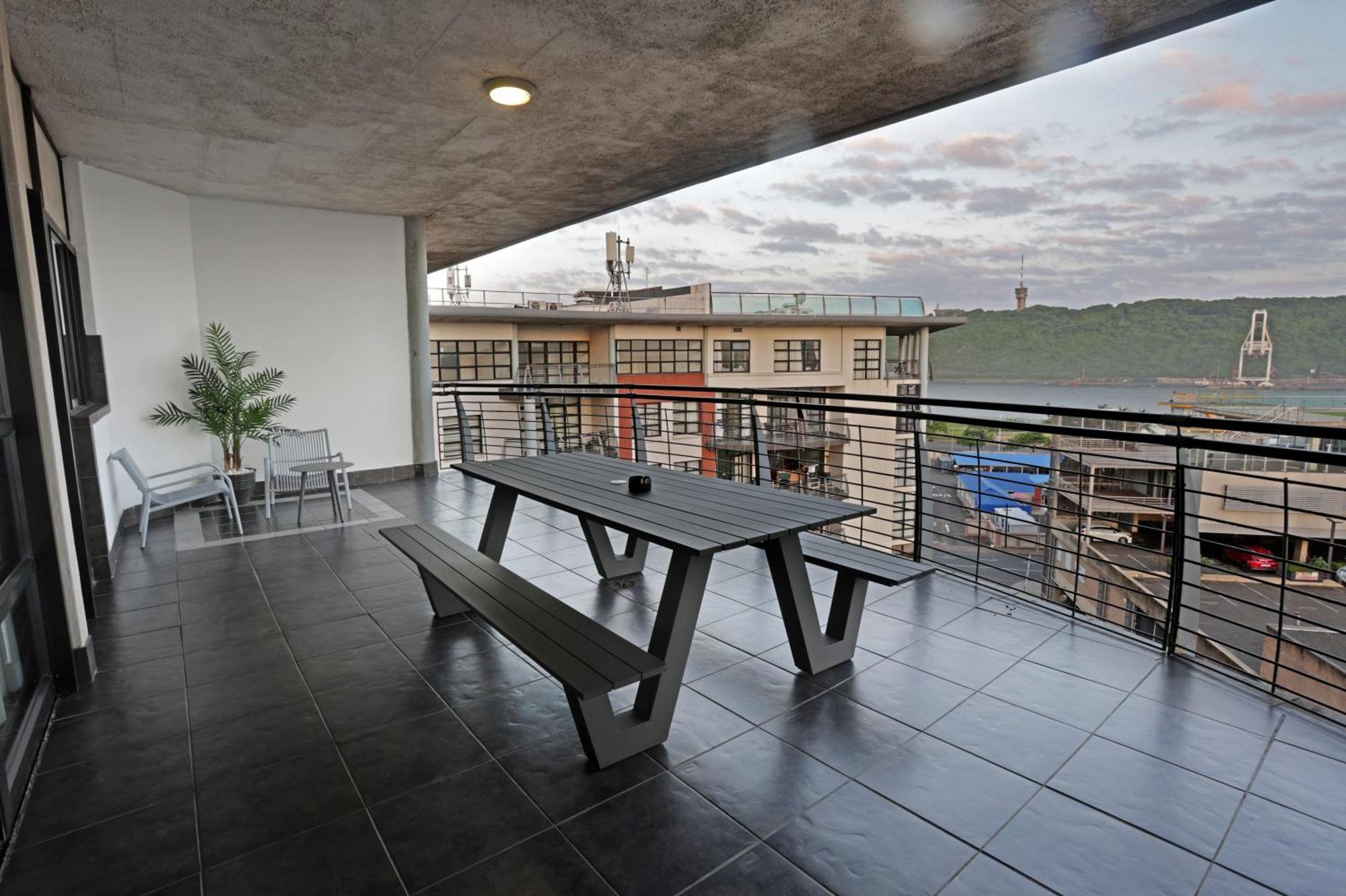 Stay At The Point - Peaceful Plentiful Penthouse Durban Exteriör bild